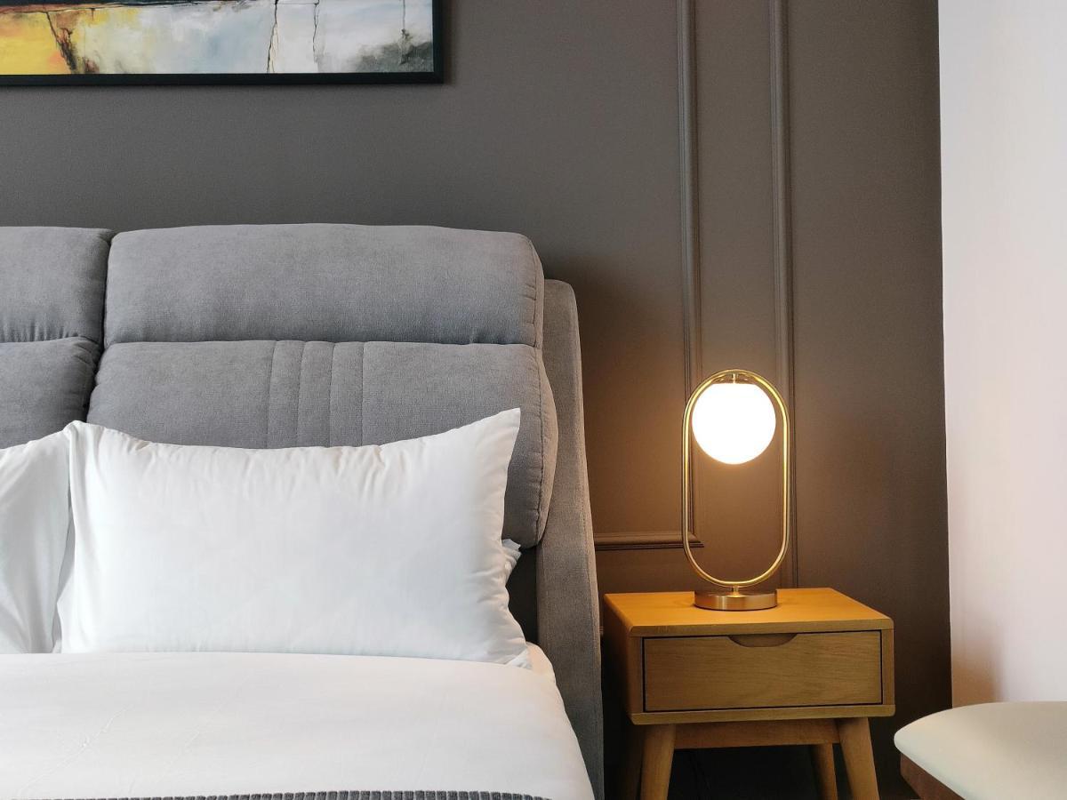 Scarletz Suites, Luxury Suites Klcc By Birdy Stay 쿠알라룸푸르 외부 사진