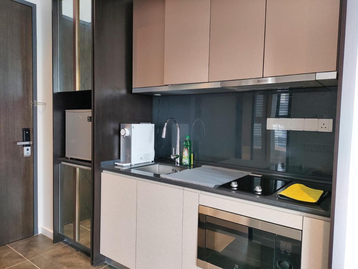 Scarletz Suites, Luxury Suites Klcc By Birdy Stay 쿠알라룸푸르 외부 사진